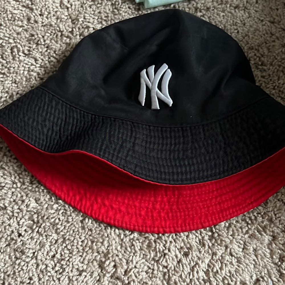 Two sides New York cap